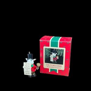 Vintage 1988 Hallmark “The Town Crier” ornament.